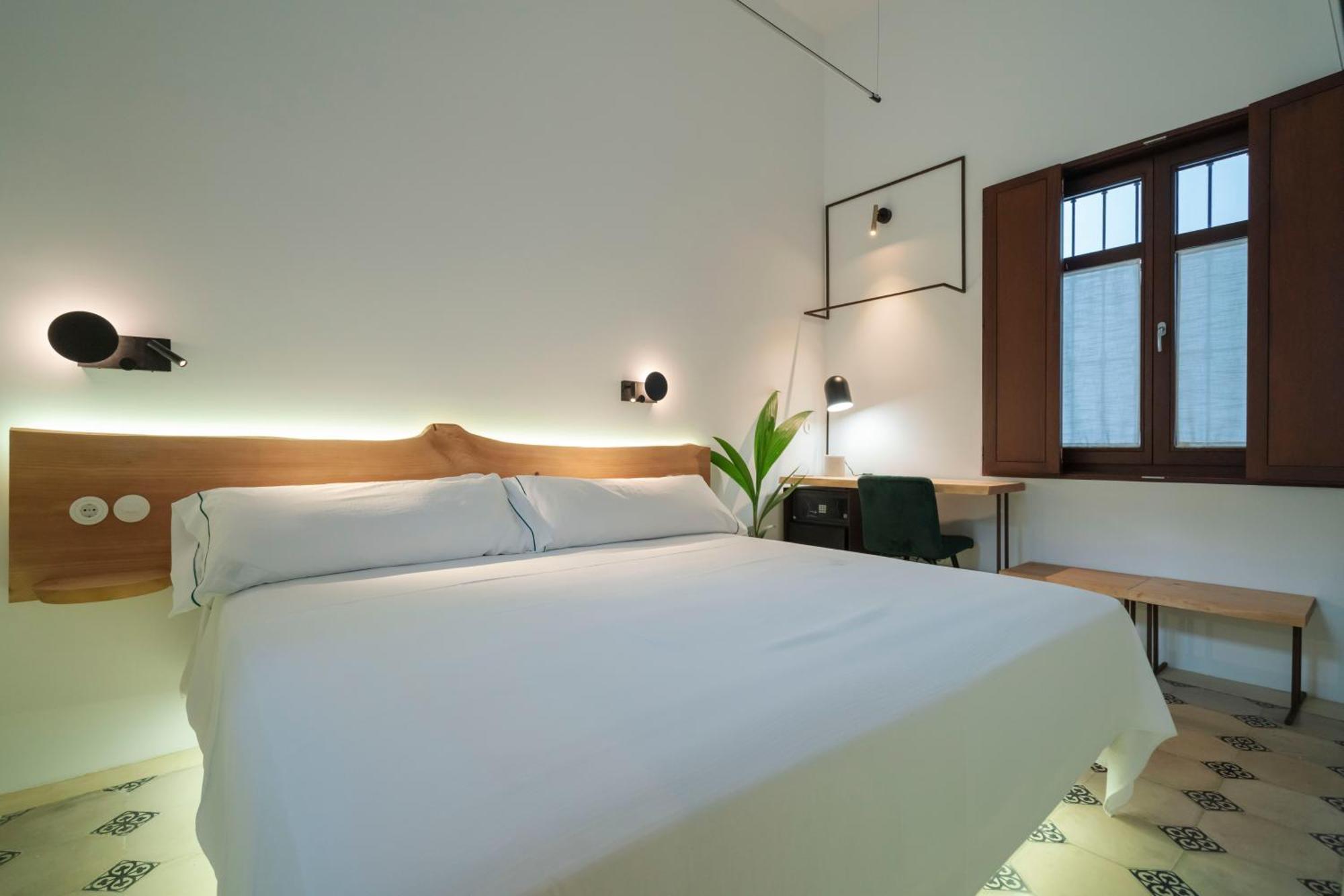 La Moderna Suites Málaga Exteriör bild
