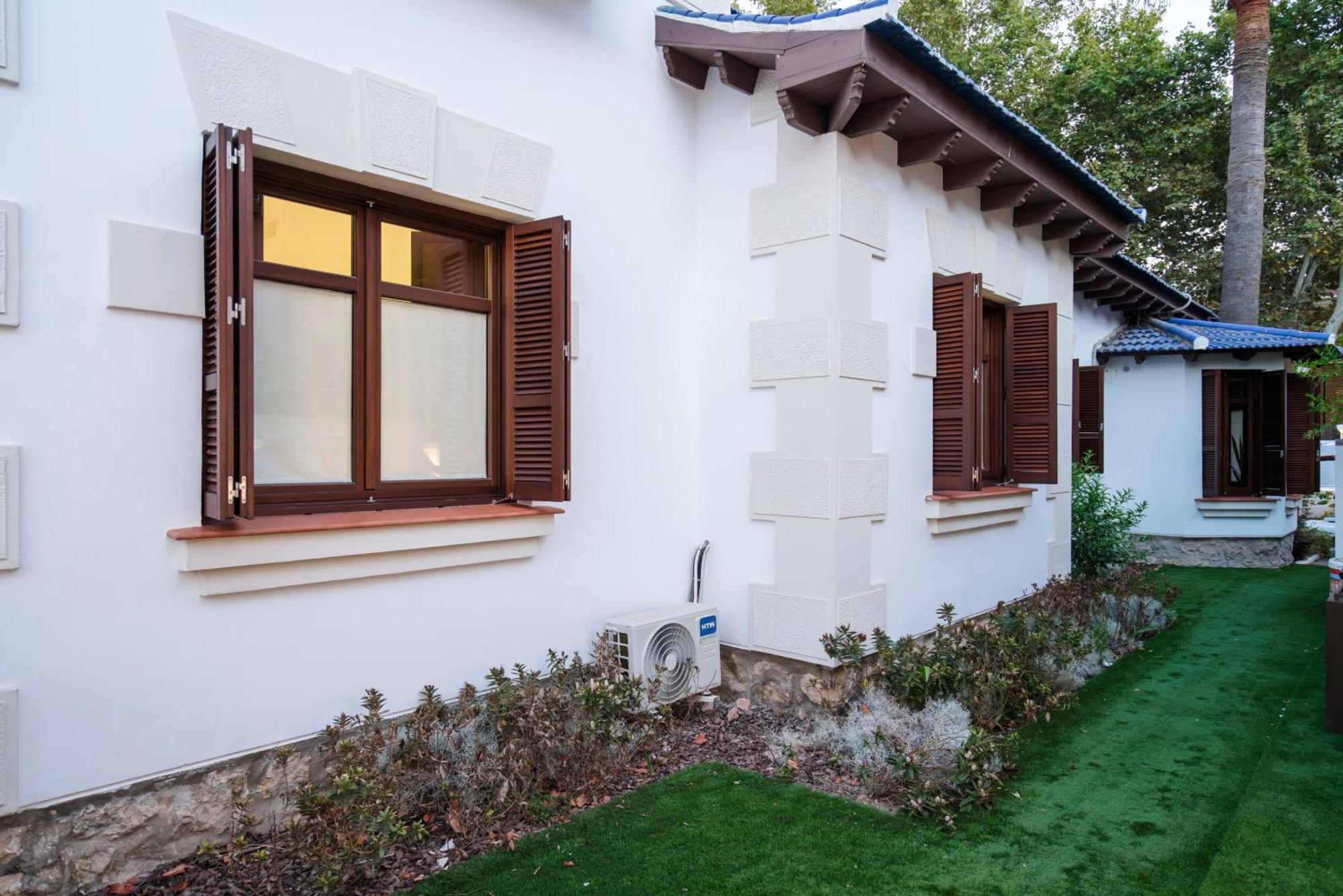 La Moderna Suites Málaga Exteriör bild