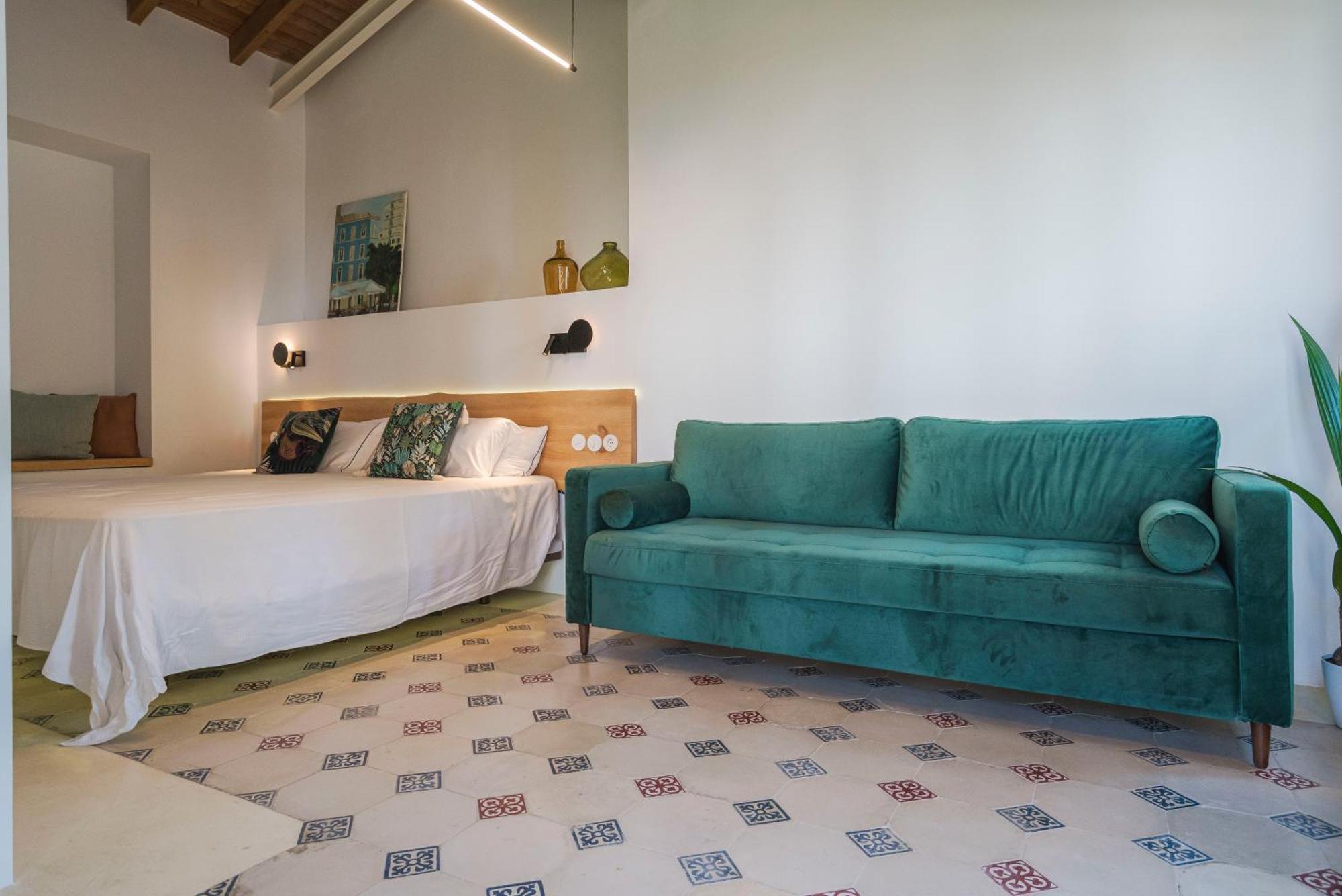 La Moderna Suites Málaga Exteriör bild