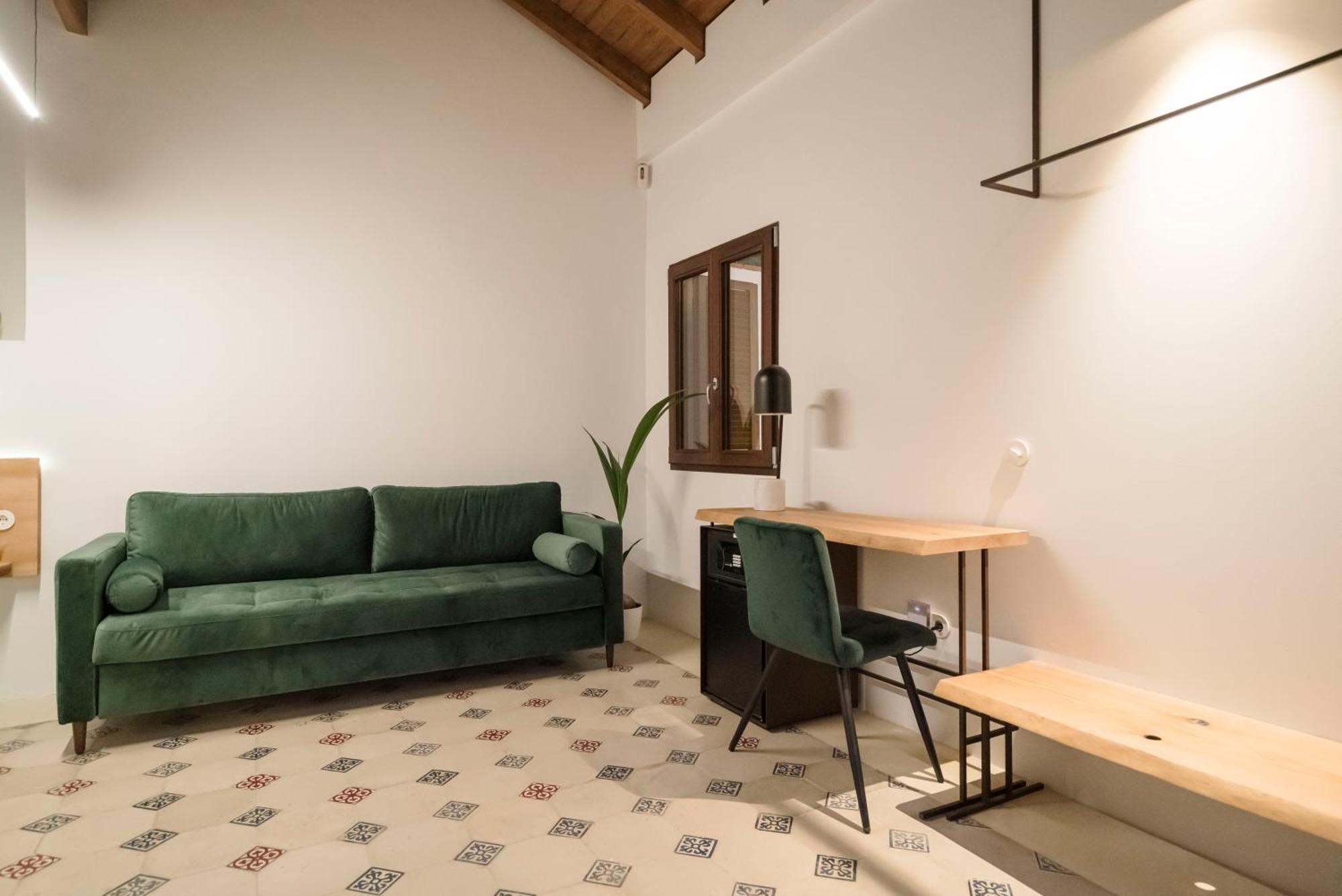 La Moderna Suites Málaga Exteriör bild